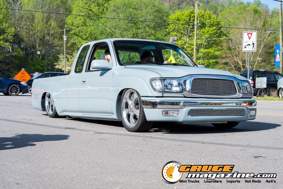 mini-nats-2026-040-toyota-tacoma-slammed-pickup
