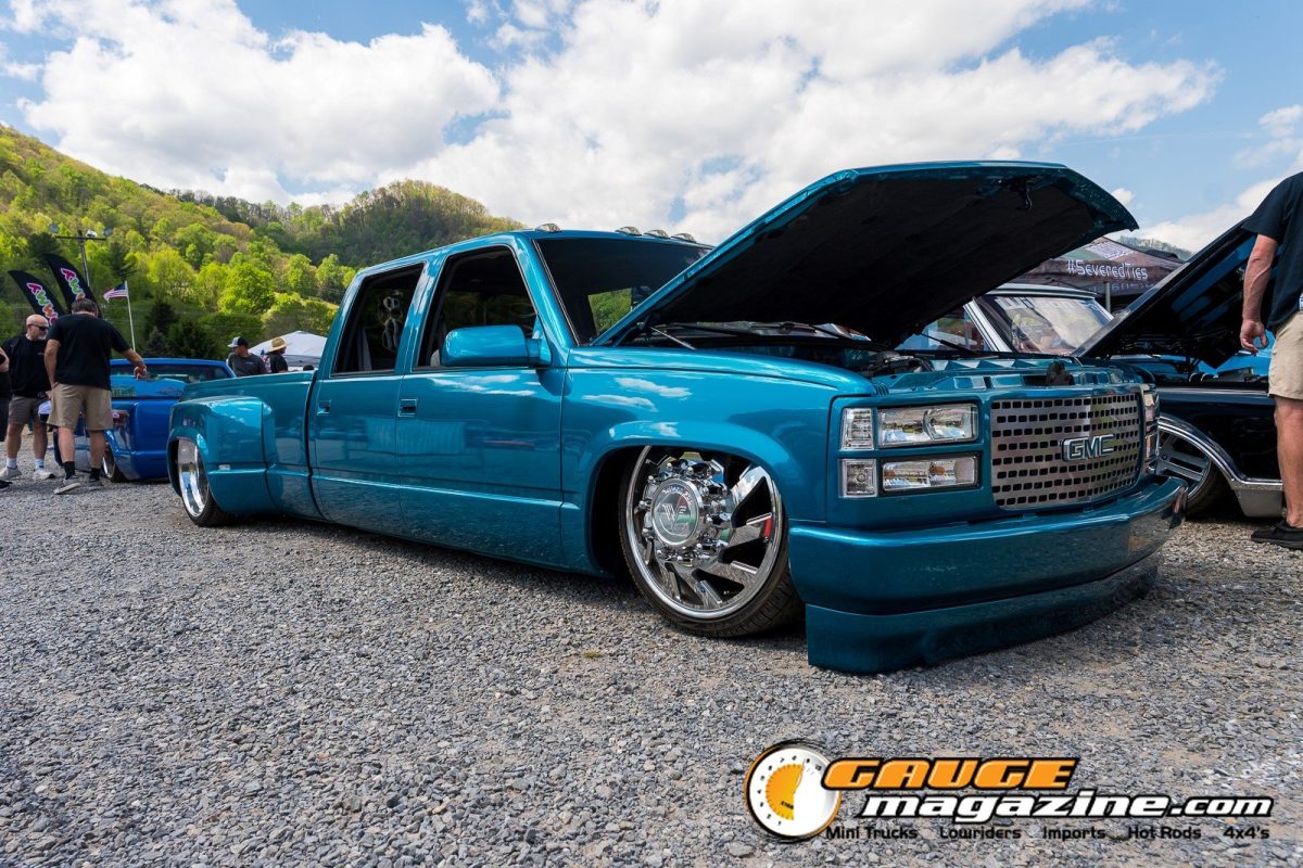 mini-nats-2026-097-chevrolet-silverado-slammed-show-truck