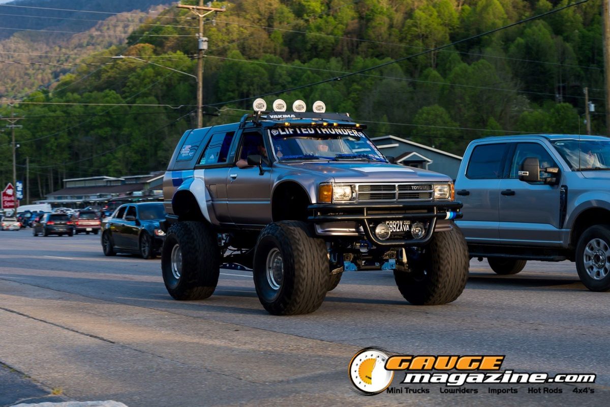 mini-nats-2026-146-ford-explorer-lifted-custom