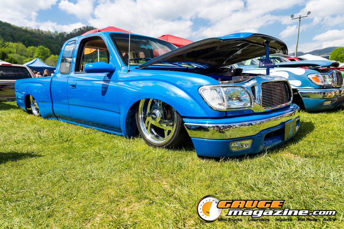mini-nats-2026-081-toyota-tacoma-slammed-show-truck
