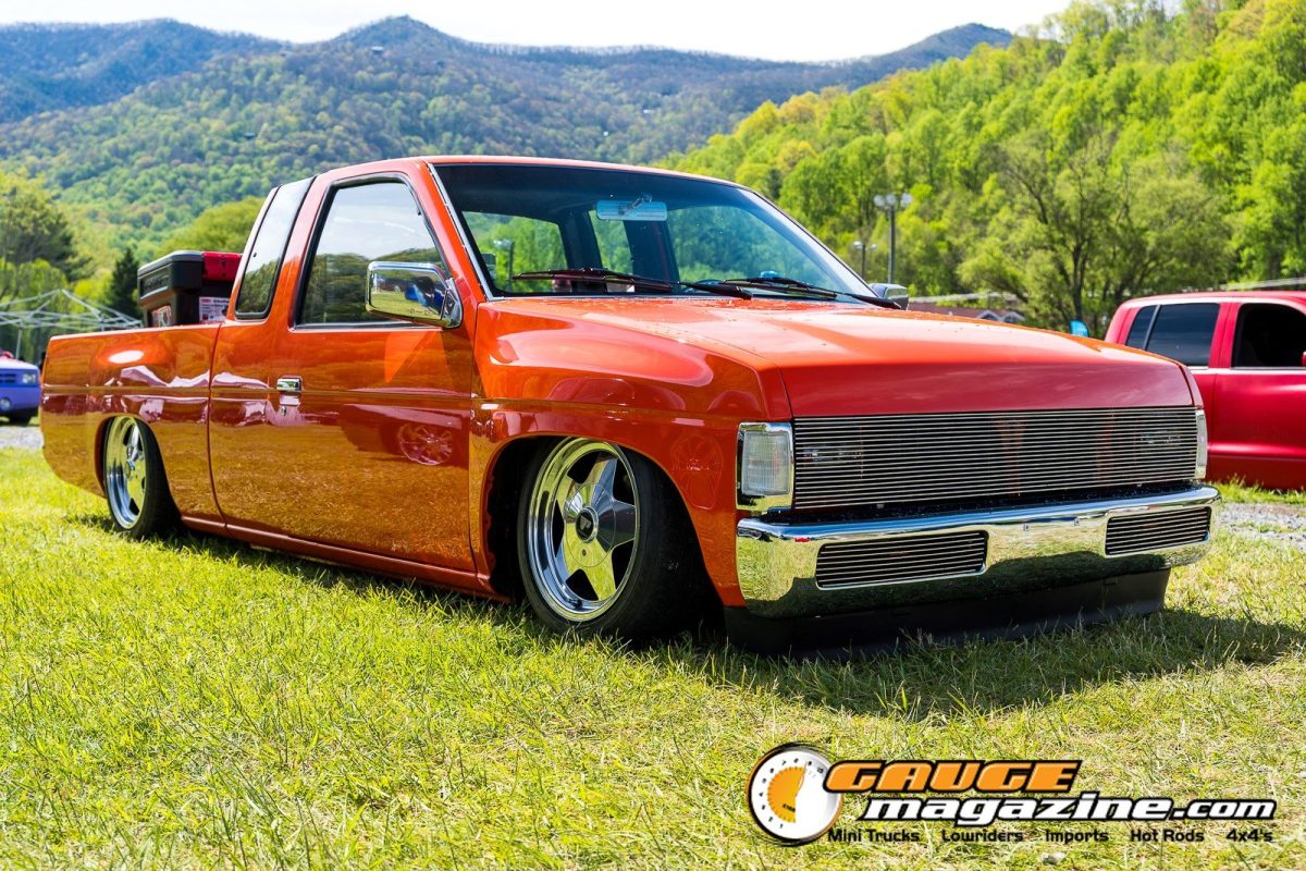 mini-nats-2026-167-nissan-hardbody-slammed-show-truck