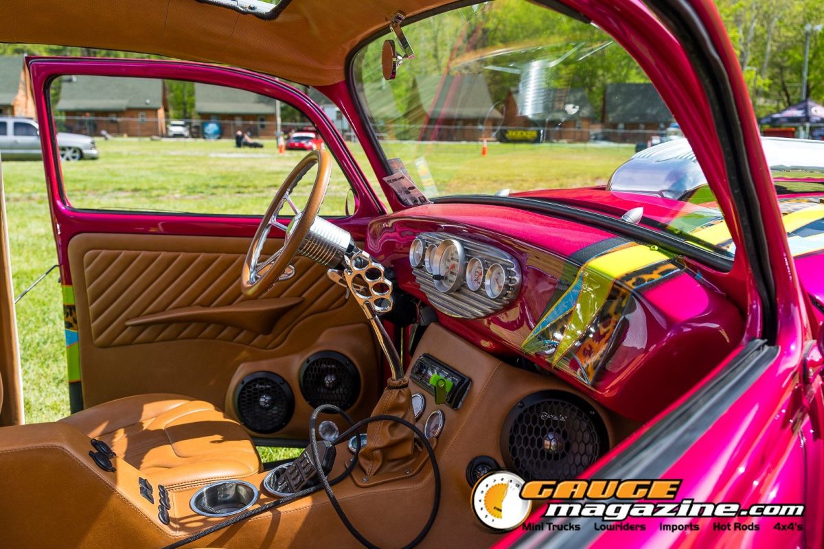 mini-nats-2026-174-volkswagen-beetle-custom-interior