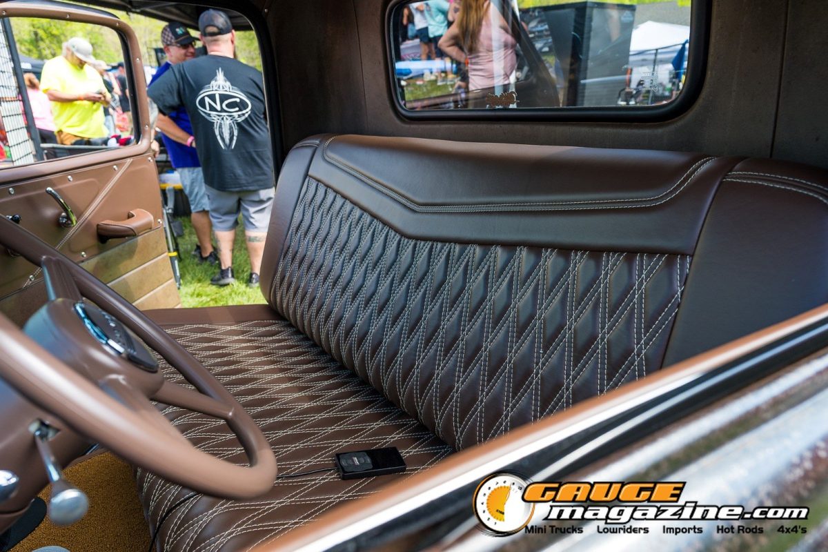 mini-nats-2026-069-custom-pickup-diamond-stitch-interior