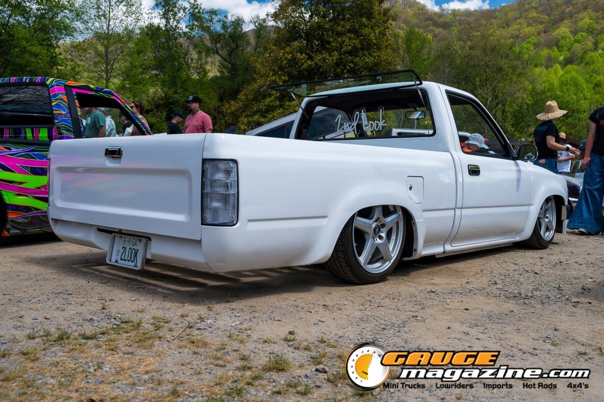 mini-nats-2026-114-nissan-hardbody-slammed-show-truck
