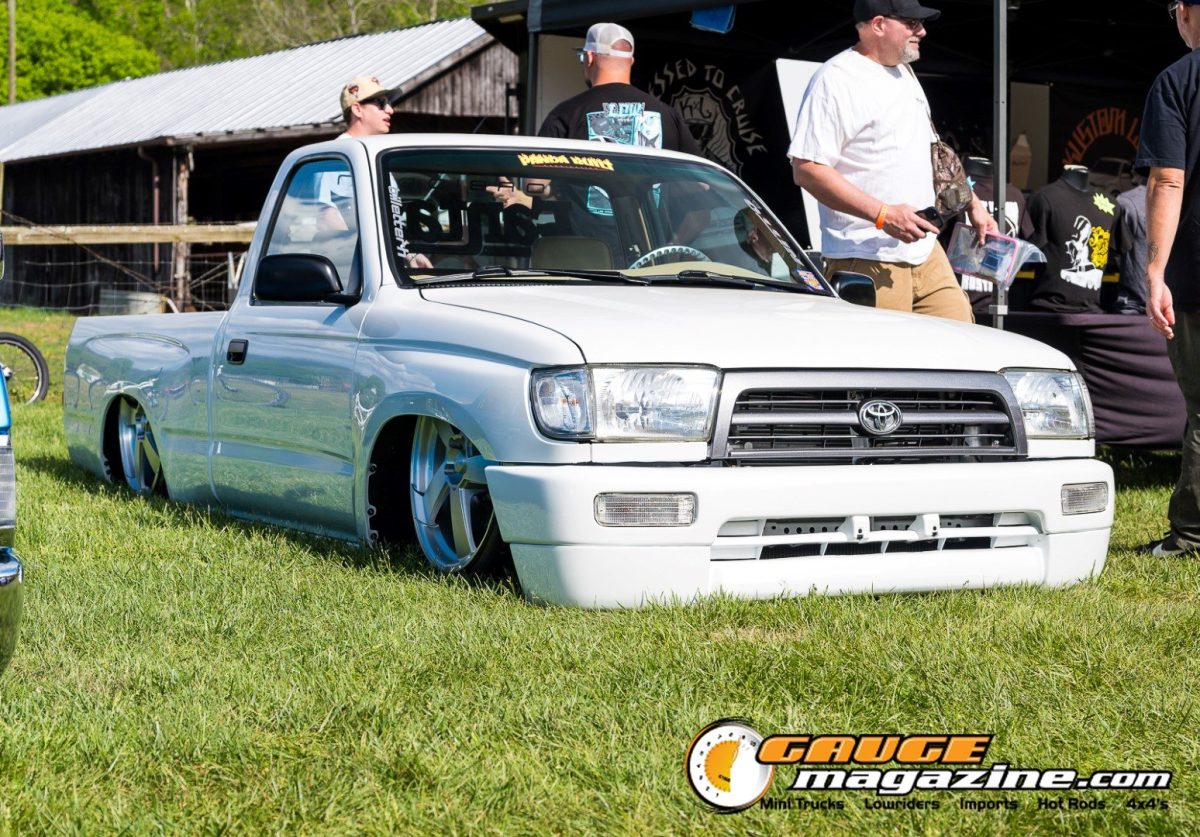 mini-nats-2026-059-toyota-pickup-slammed-show-truck