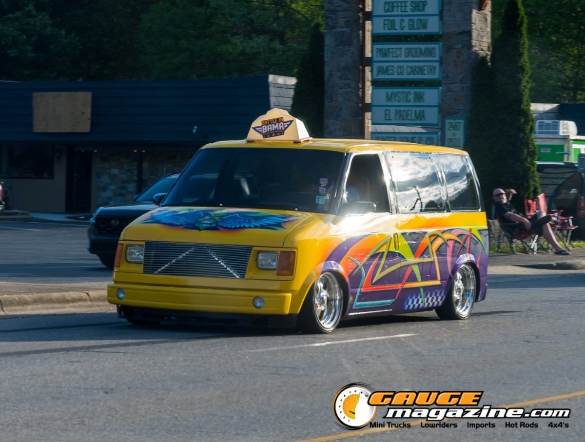 mini-nats-2026-143-volvo-240-wagon-graphic-custom