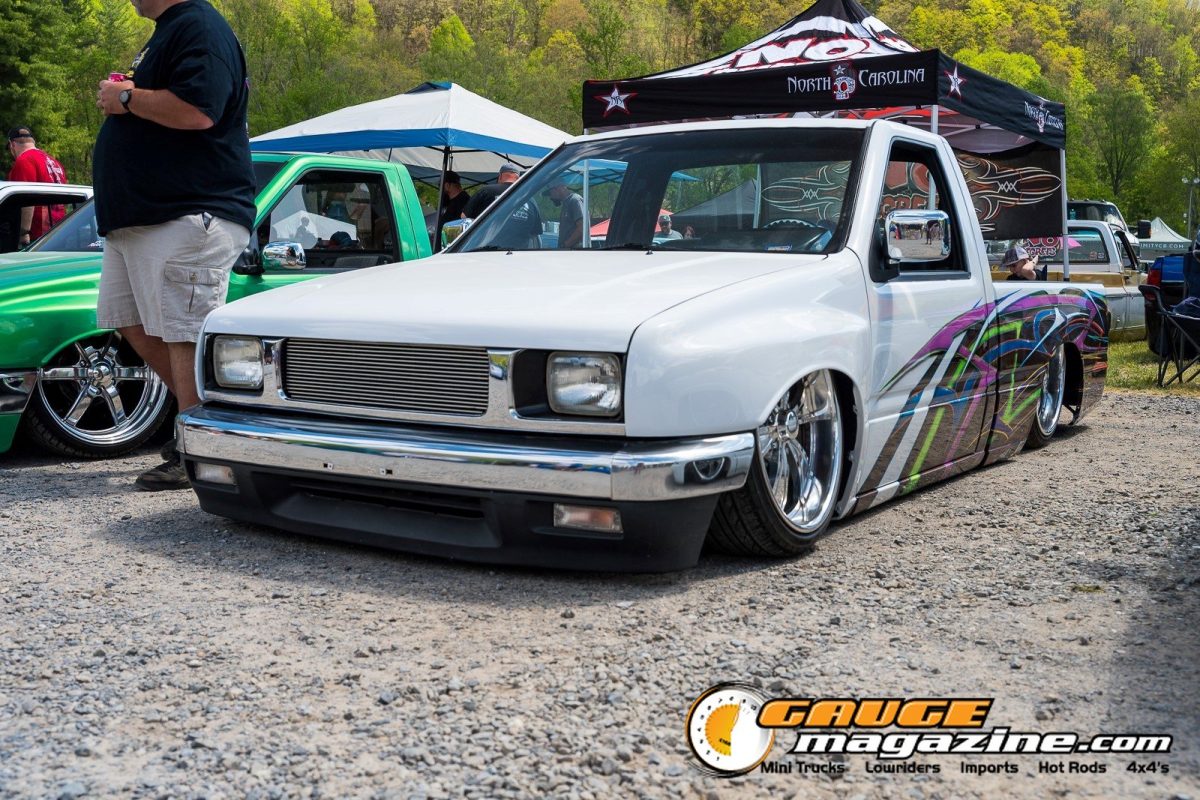 mini-nats-2026-095-isuzu-pickup-slammed-show-truck