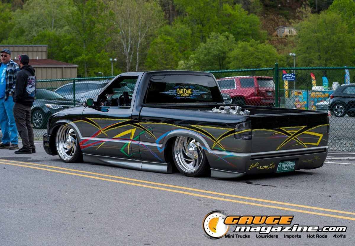 mini-nats-2026-162-nissan-hardbody-graphic-minitruck