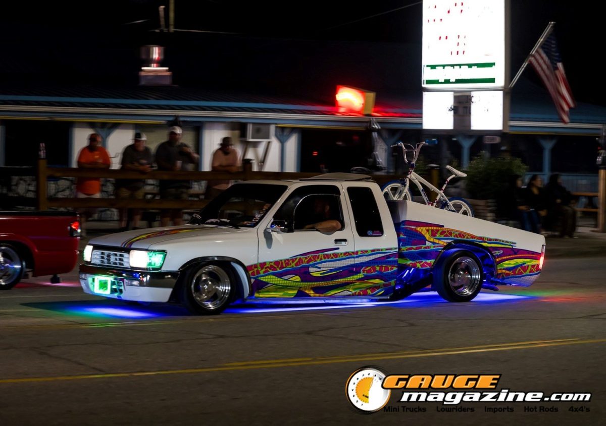 mini-nats-2026-152-toyota-pickup-neon-night-cruise