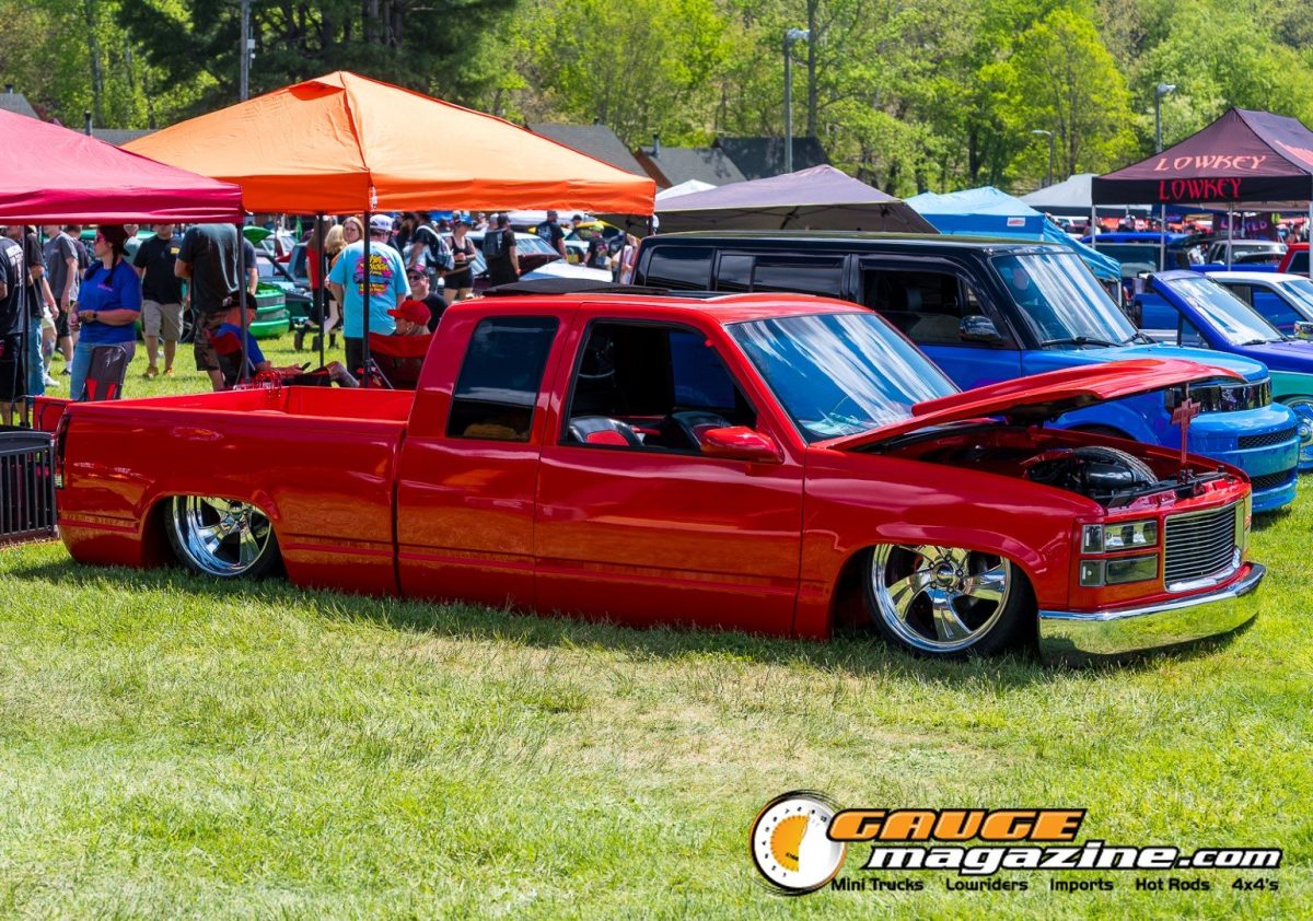 mini-nats-2026-076-chevrolet-c1500-slammed-show-truck