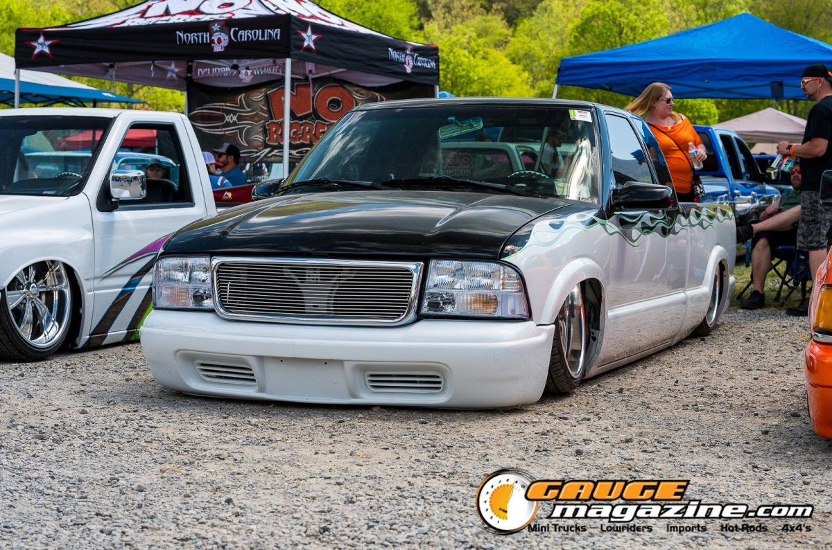 mini-nats-2026-093-chevrolet-s10-slammed-show-truck