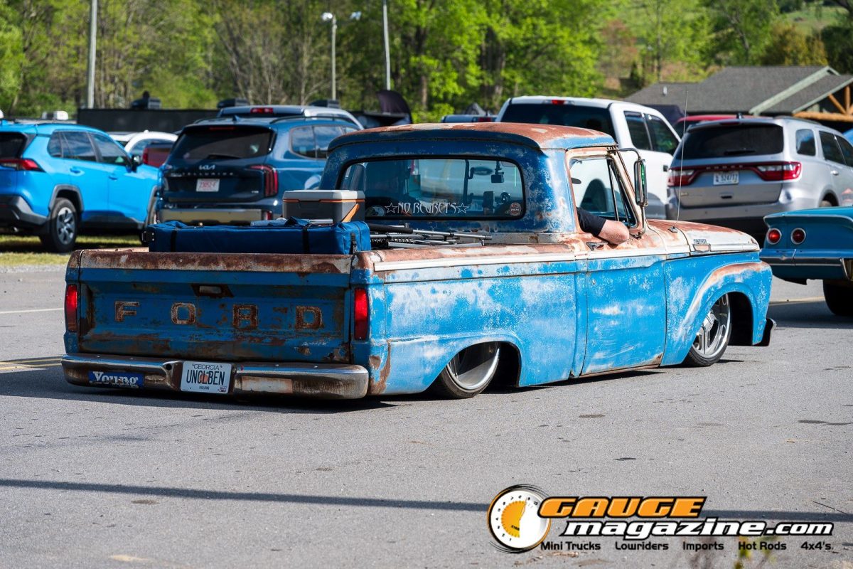 mini-nats-2026-043-ford-f100-patina-slammed-pickup