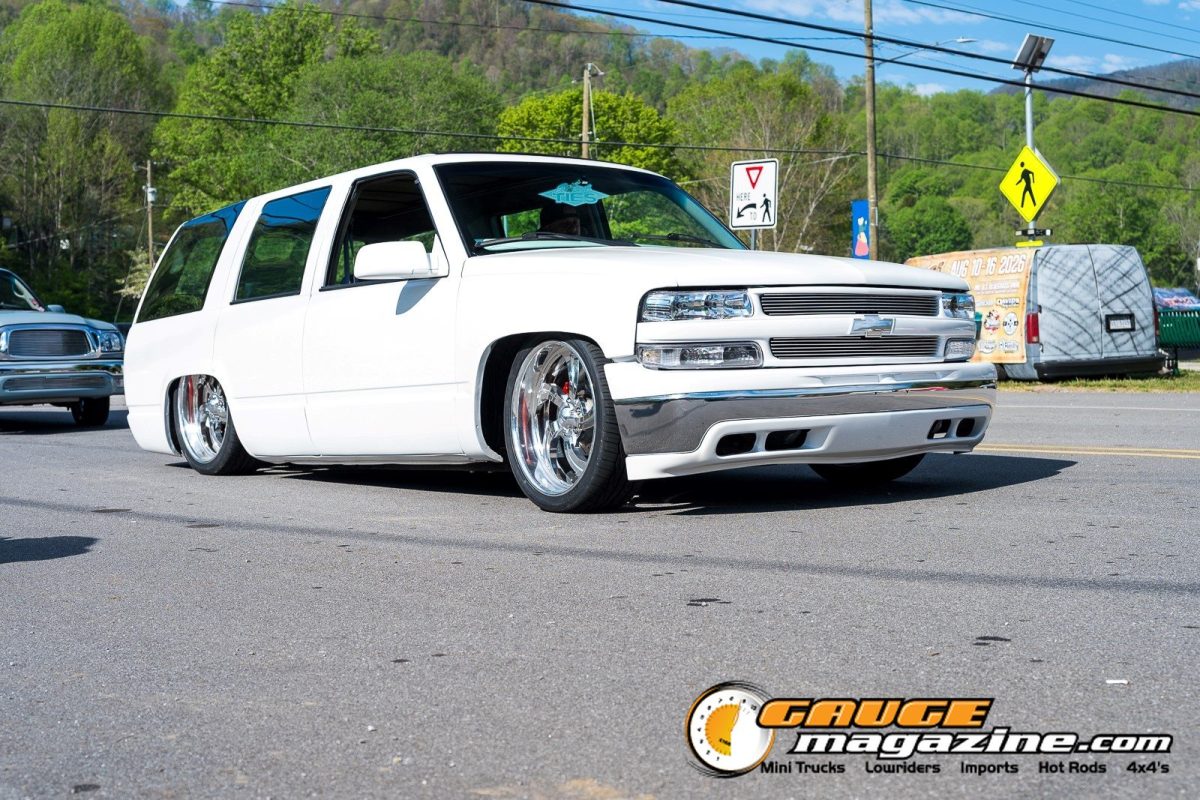mini-nats-2026-039-chevrolet-tahoe-slammed-suv