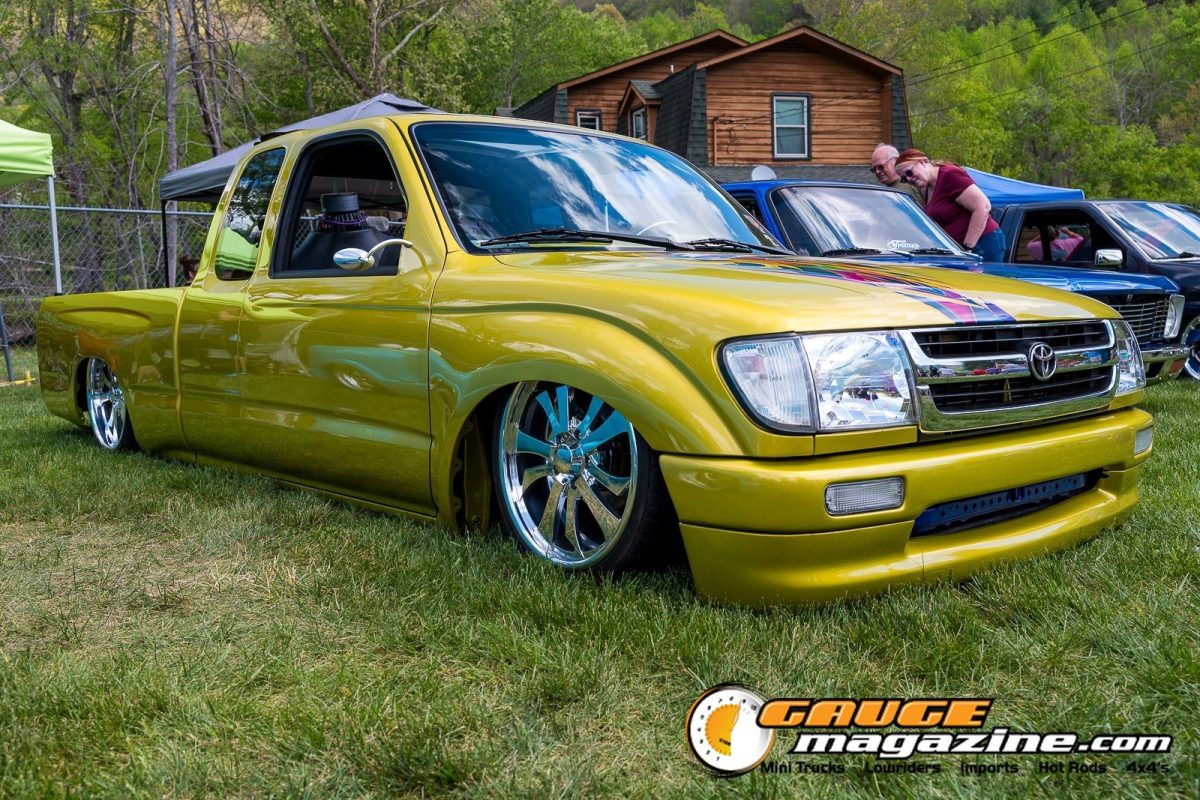 mini-nats-2026-127-toyota-tacoma-slammed-show-truck