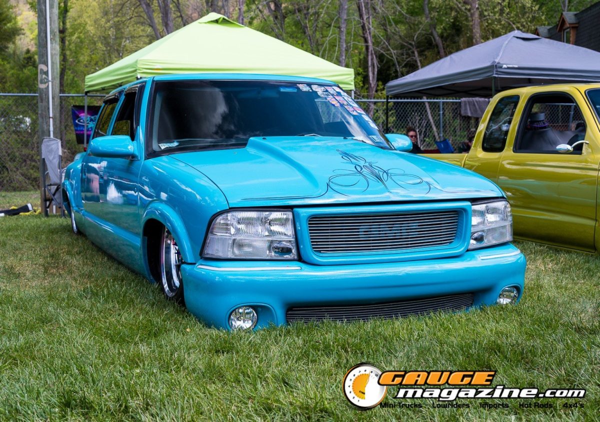 mini-nats-2026-126-gmc-sonoma-slammed-show-truck