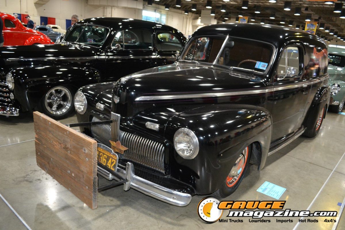 gnrs-2026-050-1940-ford-custom-sedan-front