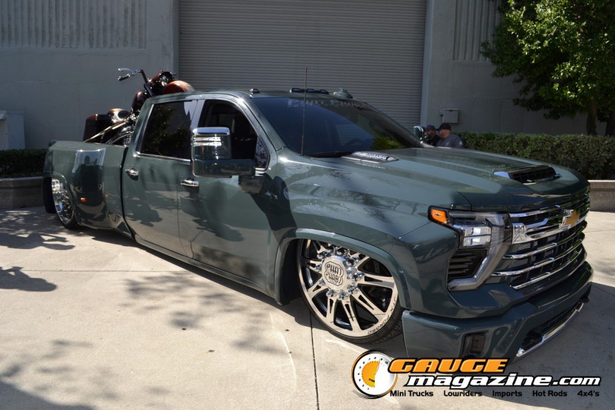 gnrs-2026-157-modern-chevrolet-silverado-custom-dually-side