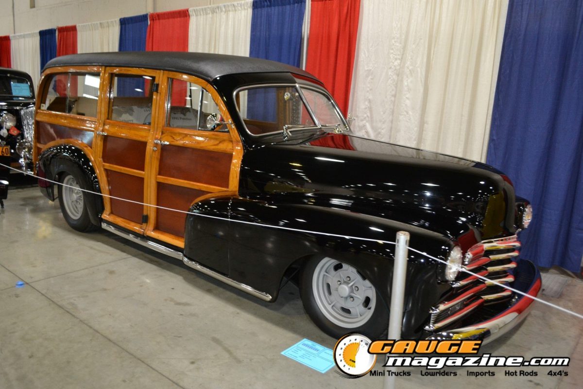 gnrs-2026-054-1940s-ford-woody-wagon-side