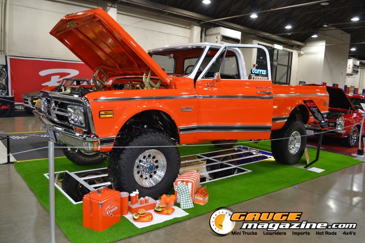 gnrs-2026-121-ford-bronco-restomod-front