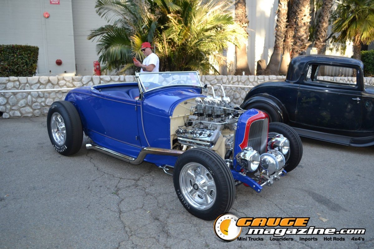 gnrs-2026-261-1932-ford-blue-hot-rod-roadster-front
