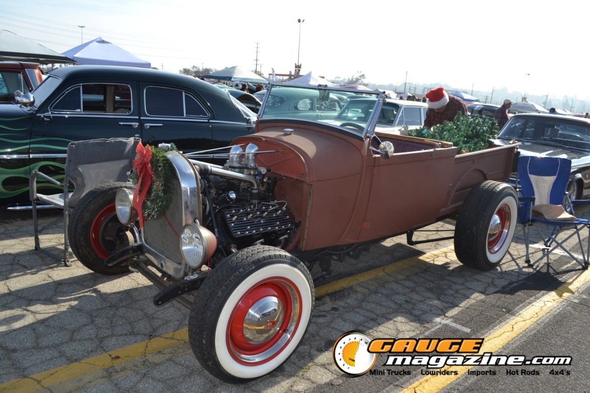 mooneyes-christmas-party-2025-270-brown-ford-model-a-roadster-hot-rod