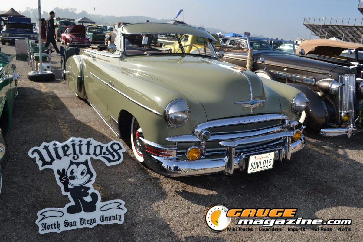 mooneyes-christmas-party-2025-145-cream-chevrolet-1950s-convertible