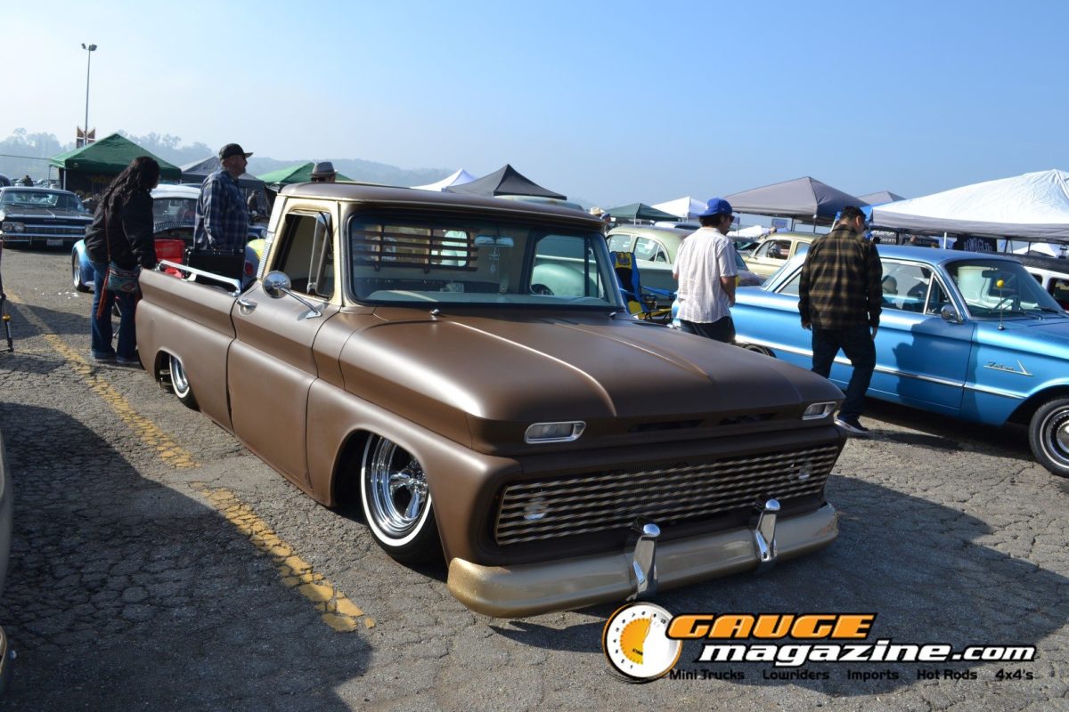 mooneyes-christmas-party-2025-124-brown-chevrolet-c10-lowered-pickup
