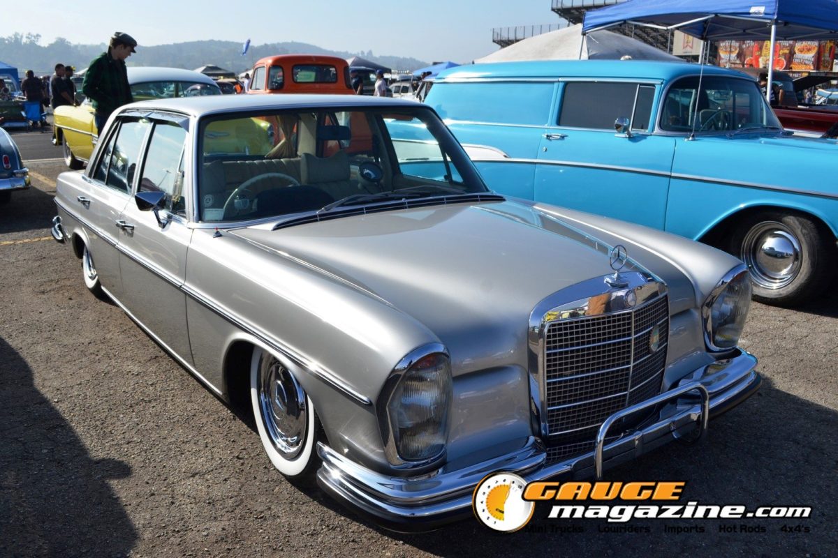 mooneyes-christmas-party-2025-203-silver-mercedes-benz-classic-sedan