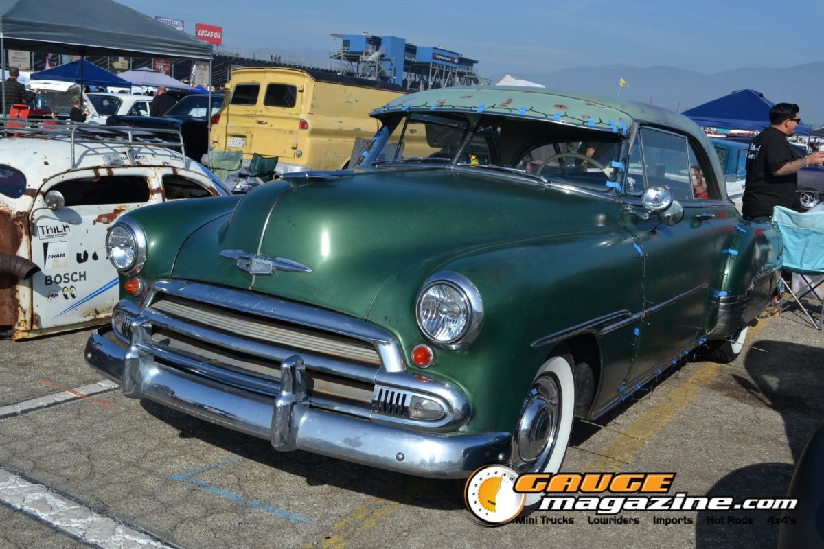 mooneyes-christmas-party-2025-180-green-chevrolet-1950s-sedan