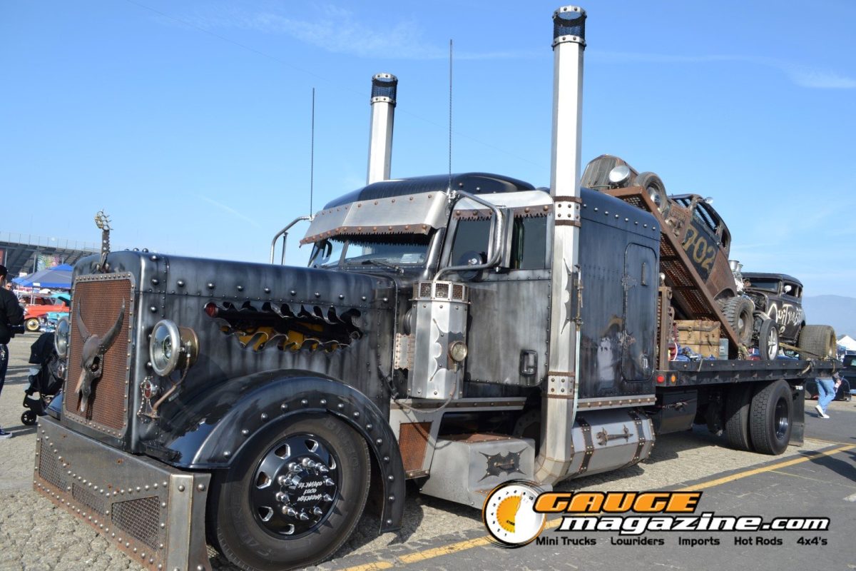 mooneyes-christmas-party-2025-177-custom-rat-rod-semi-truck