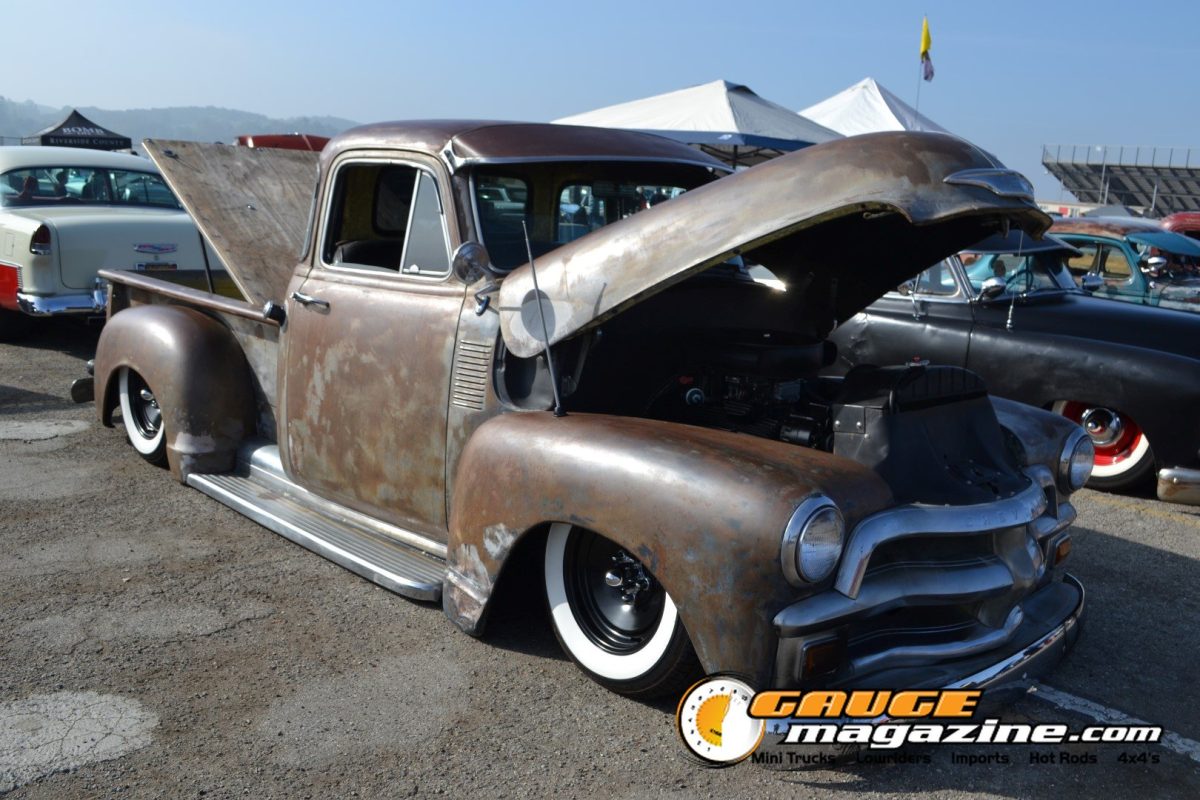 mooneyes-christmas-party-2025-154-patina-chevrolet-advance-design-pickup-engine-bay