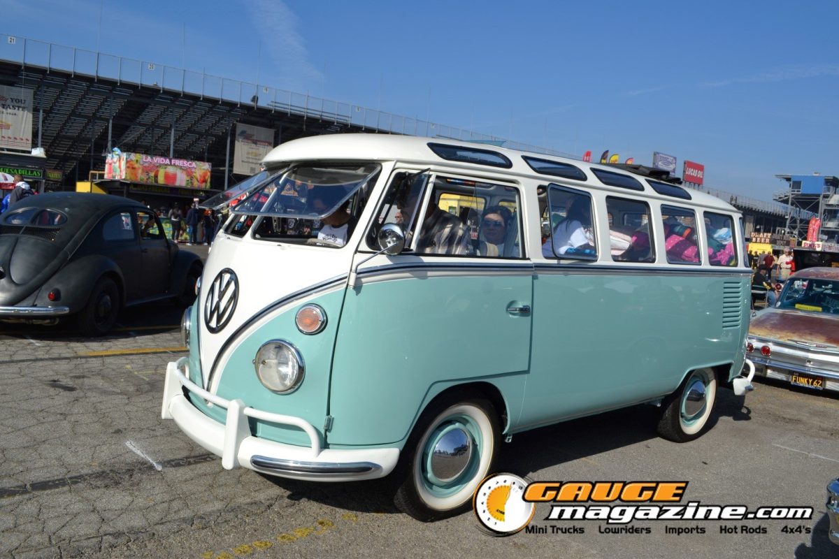 mooneyes-christmas-party-2025-233-turquoise-volkswagen-type-2-split-window-bus