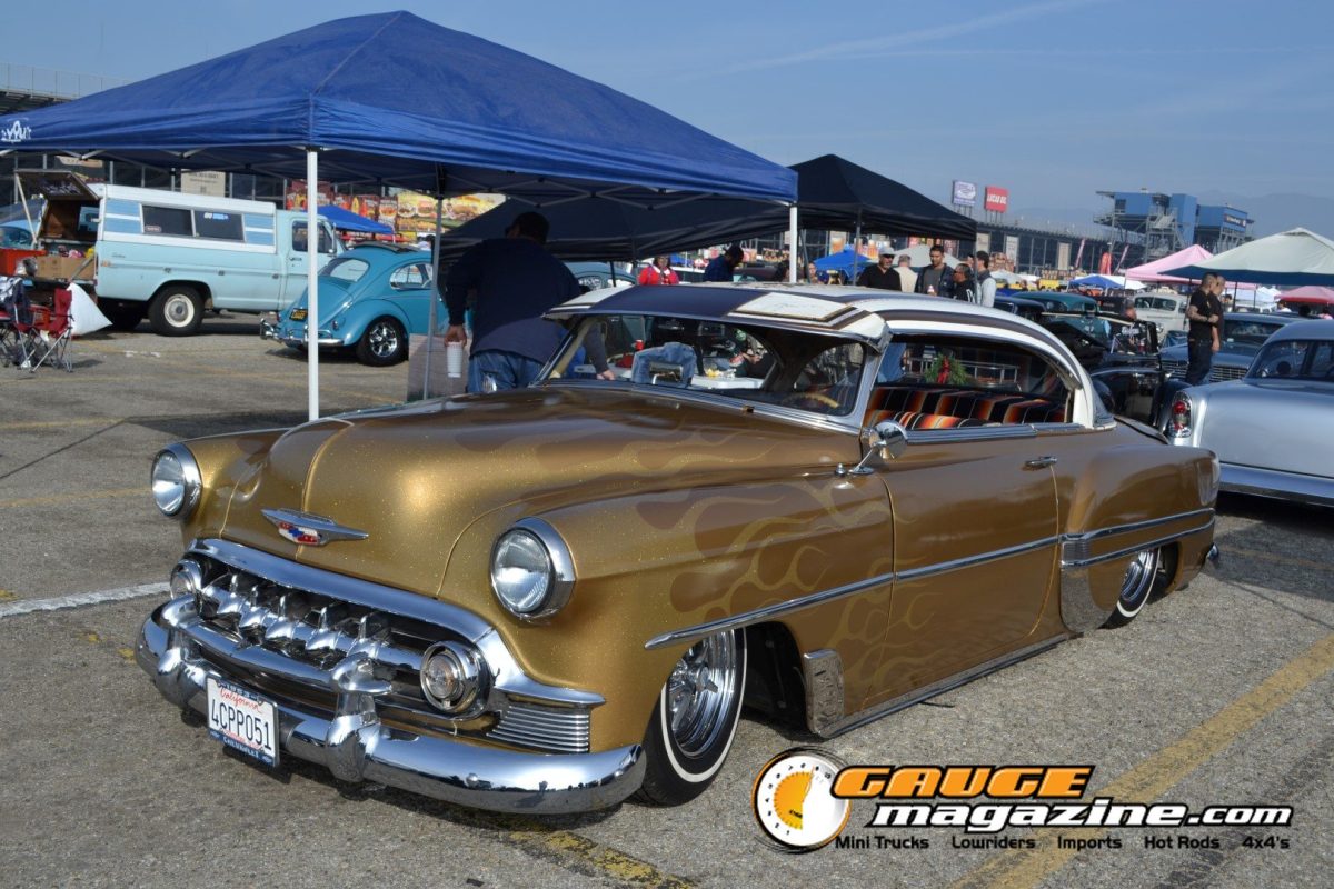 mooneyes-christmas-party-2025-058-gold-chevrolet-style-1950s-custom