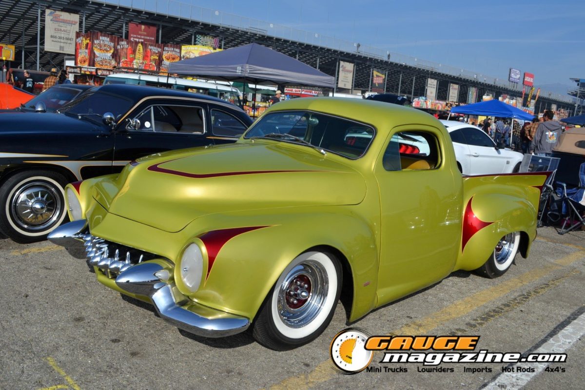 mooneyes-christmas-party-2025-138-lime-green-chopped-custom-coupe