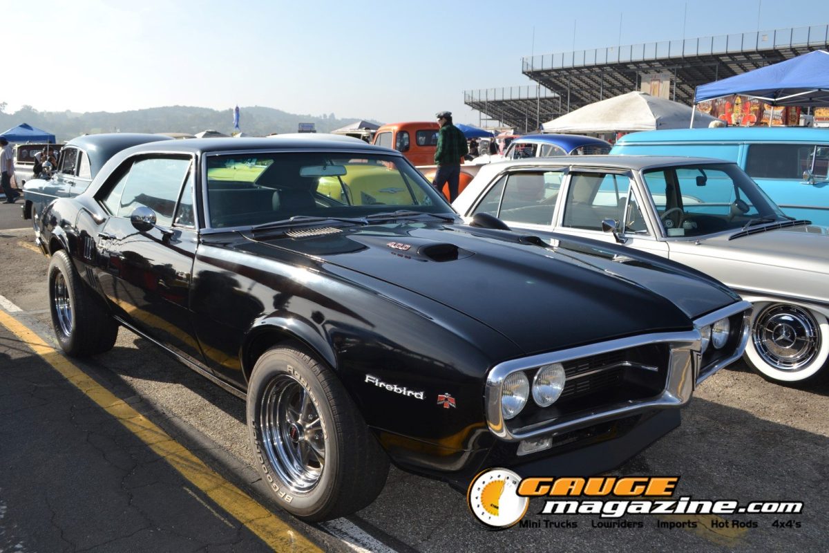 mooneyes-christmas-party-2025-204-black-pontiac-firebird-muscle-car