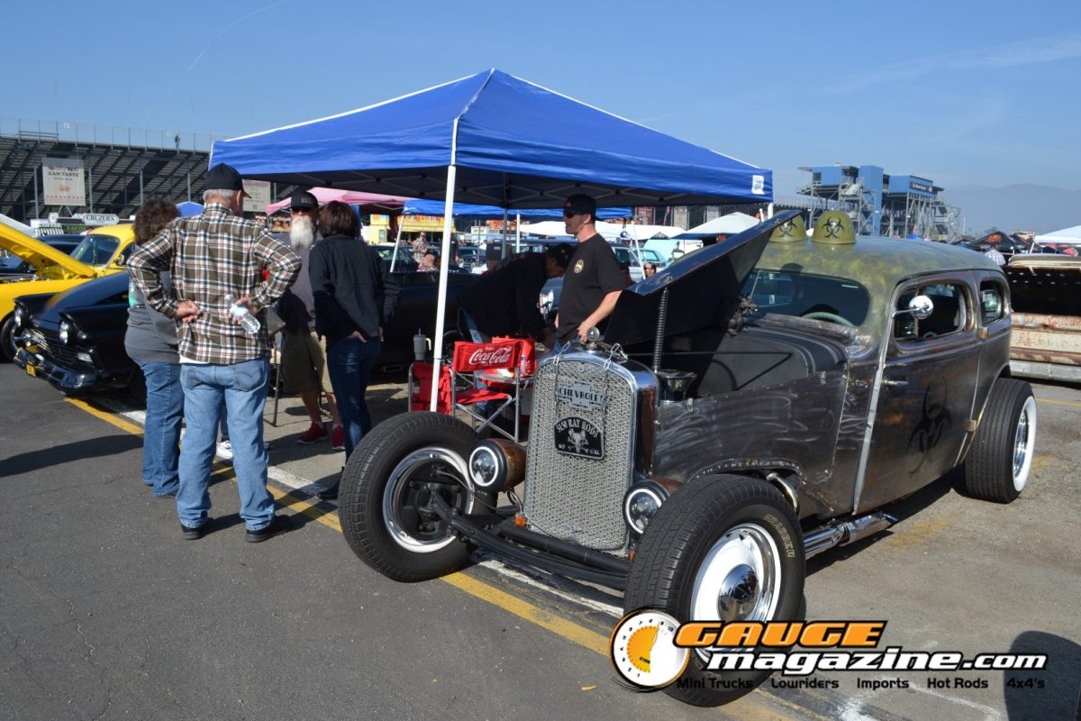 mooneyes-christmas-party-2025-189-black-ford-model-a-hot-rod