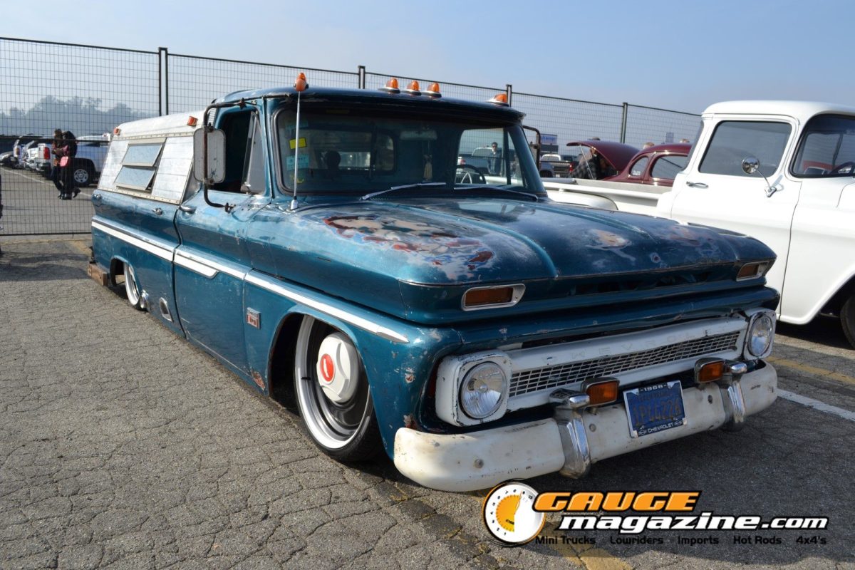 mooneyes-christmas-party-2025-033-blue-chevrolet-c10-patina-pickup