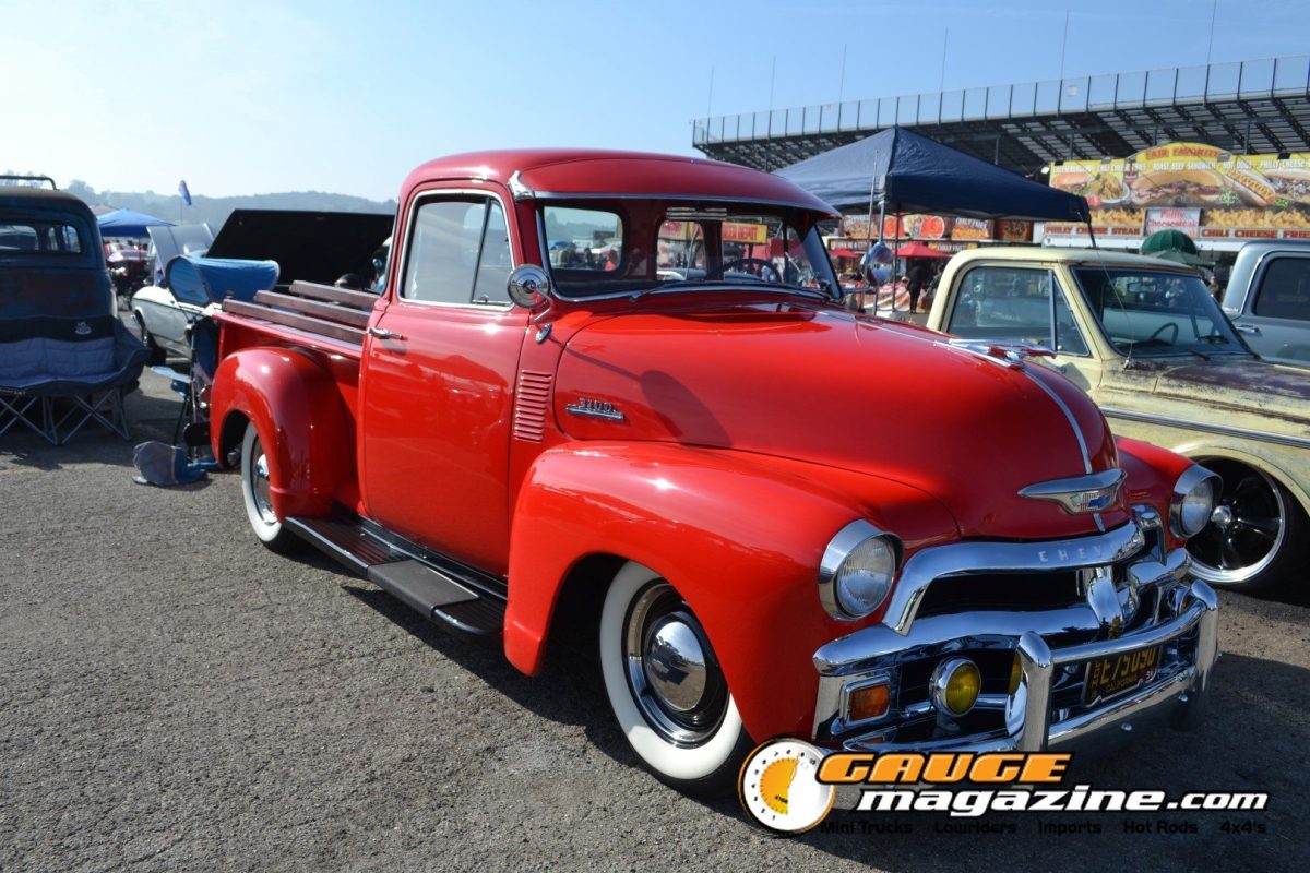 mooneyes-christmas-party-2025-201-red-chevrolet-advance-design-pickup