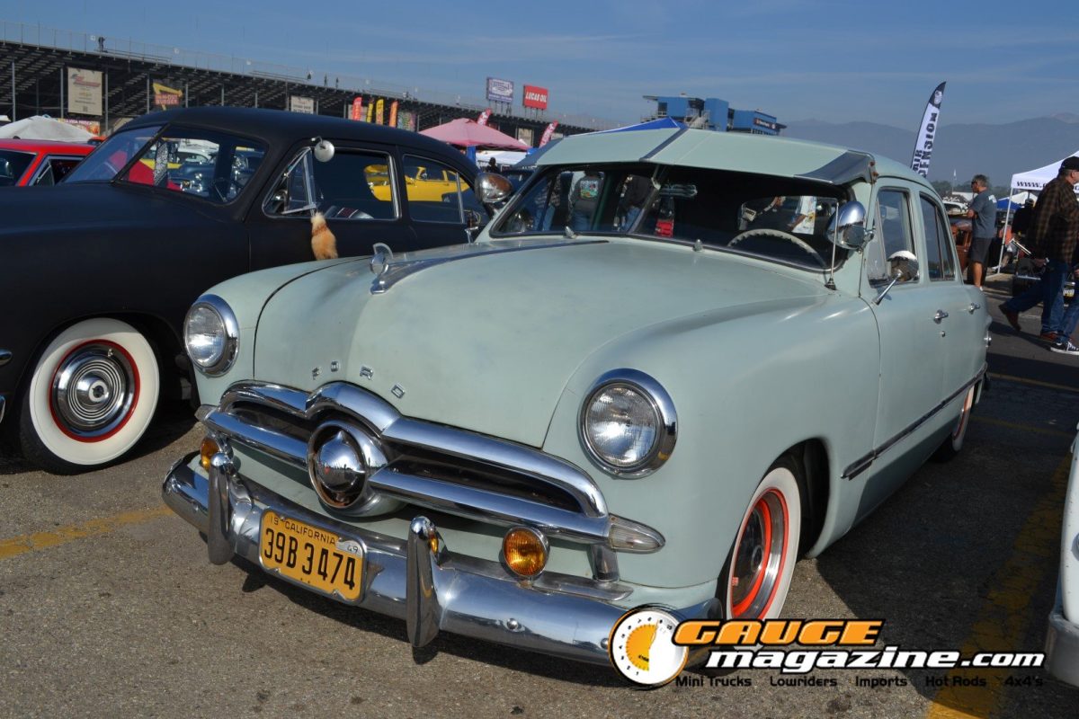 mooneyes-christmas-party-2025-163-gray-hudson-style-classic-sedan