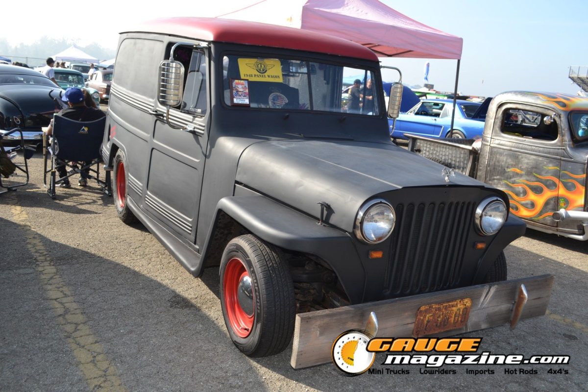 mooneyes-christmas-party-2025-150-gray-willys-jeep-wagon-custom