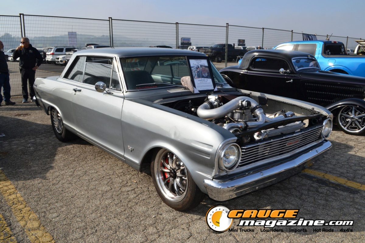mooneyes-christmas-party-2025-030-white-chevrolet-nova-wagon-engine-bay