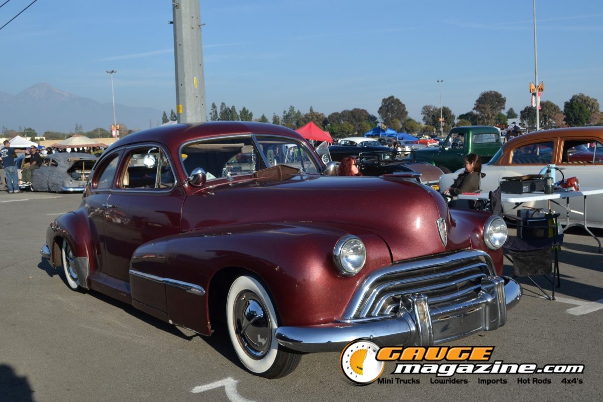 mooneyes-christmas-party-2025-275-maroon-oldsmobile-1940s-coupe