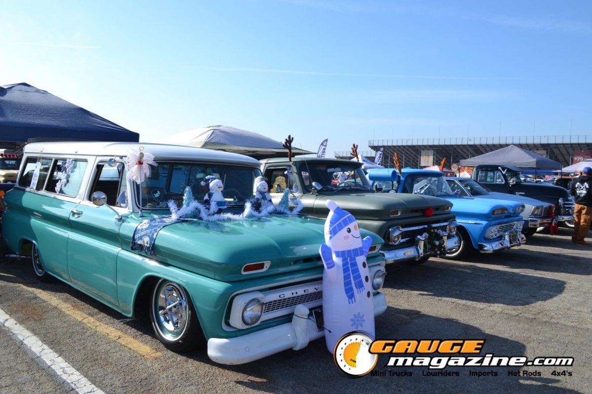 mooneyes-christmas-party-2025-245-turquoise-chevrolet-task-force-pickup-christmas-display