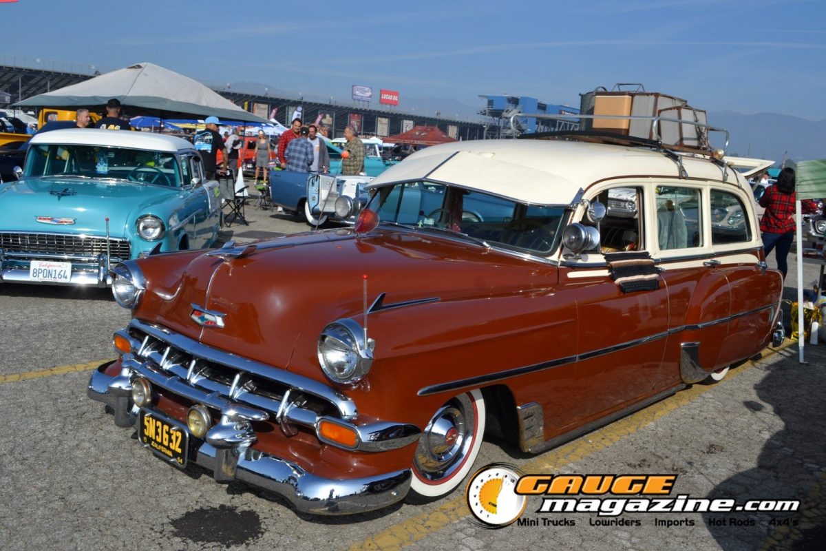 mooneyes-christmas-party-2025-128-brown-chevrolet-1950s-station-wagon