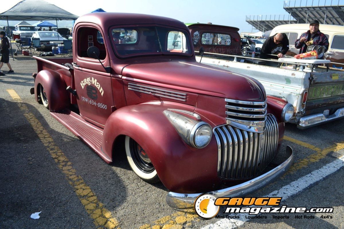 mooneyes-christmas-party-2025-173-maroon-chevrolet-advance-design-pickup