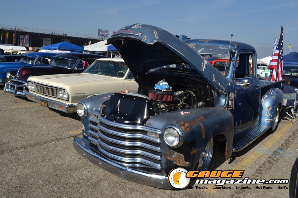 mooneyes-christmas-party-2025-255-patina-chevrolet-advance-design-pickup-engine-bay