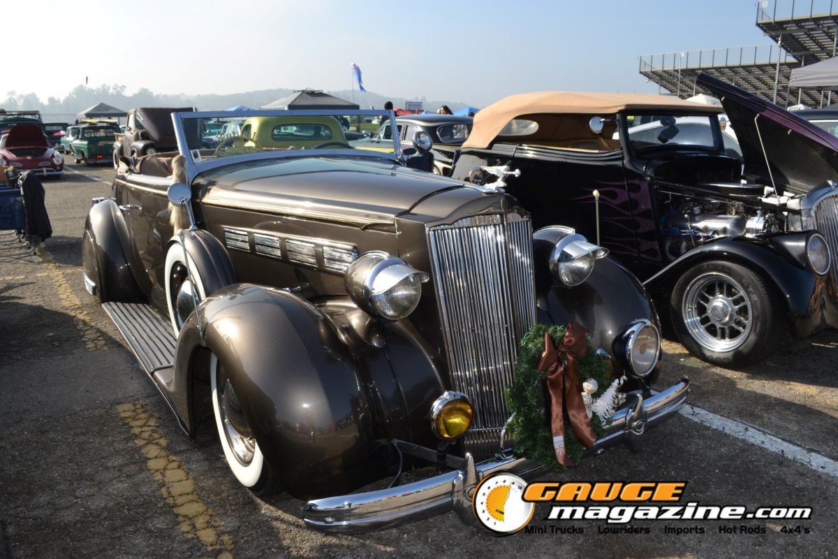 mooneyes-christmas-party-2025-144-brown-1930s-luxury-sedan-hot-rod