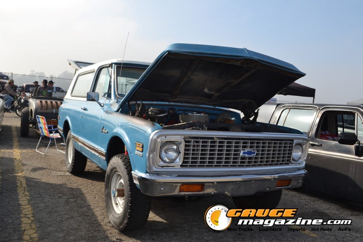 mooneyes-christmas-party-2025-070-blue-chevrolet-c10-engine-bay