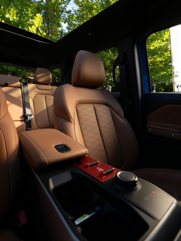2026 jeep recon front seats