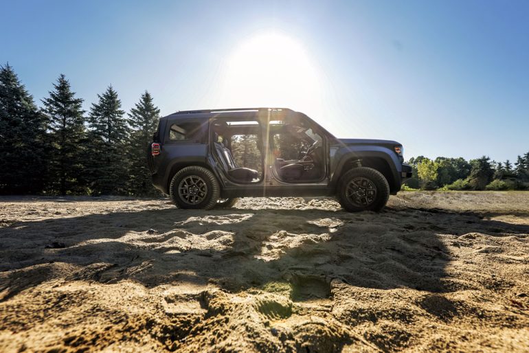 2026 jeep recon side
